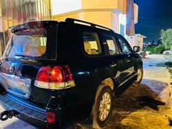 تۆیۆتا لاند کروزەر